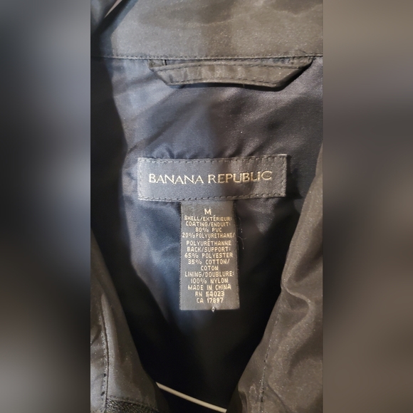 Banana Republic Waterproof Jacket, size M - Picture 3 of 4